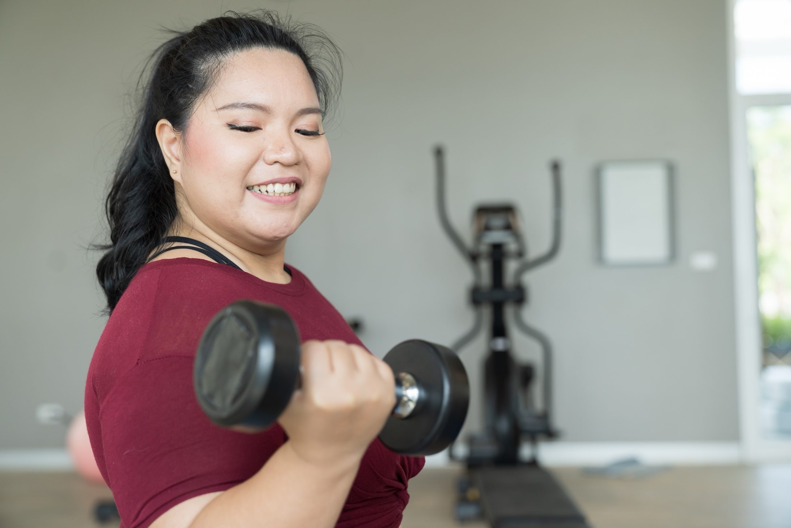 Young woman takes advantage of the epic benefits of physical exercise